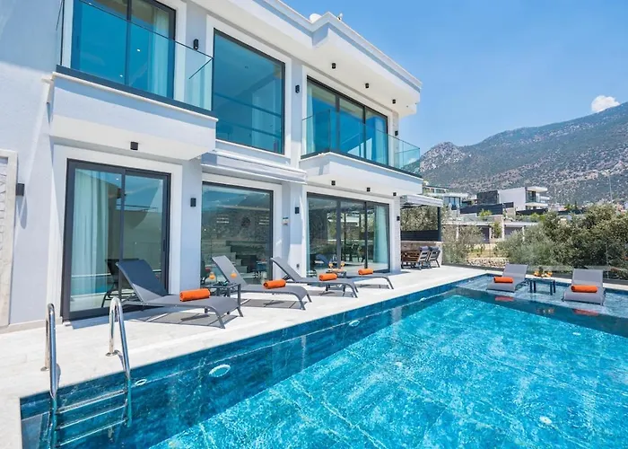 Moonset Kalkan