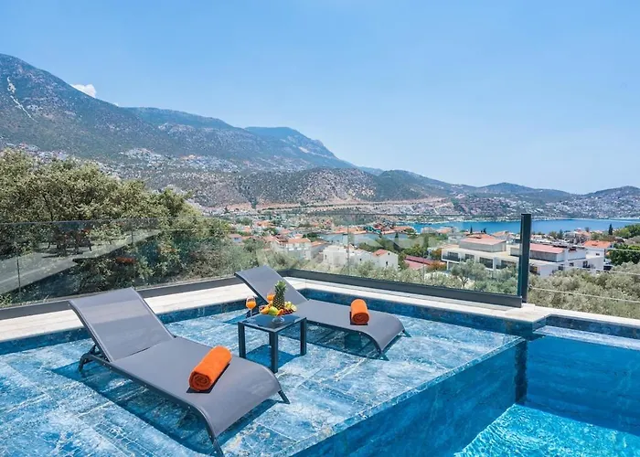 Moonset Kalkan