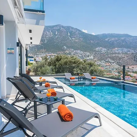 Moonset Kalkan *
